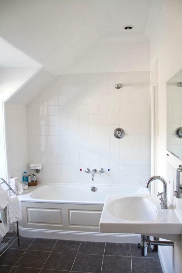 Вилла Airlie House Self Catering Стратайр Экстерьер фото